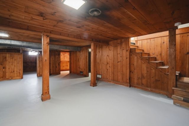 85 Granville Rd, Westfield, MA 01085