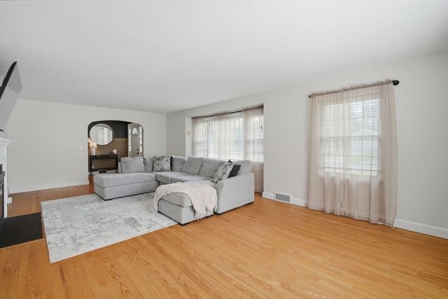 85 Granville Rd, Westfield, MA 01085