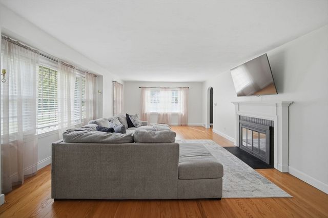 85 Granville Rd, Westfield, MA 01085