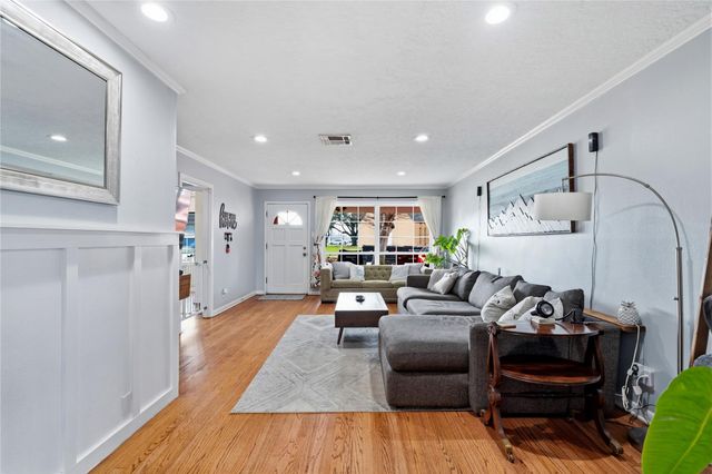 4002 Cheena Drive, Houston, TX 77025