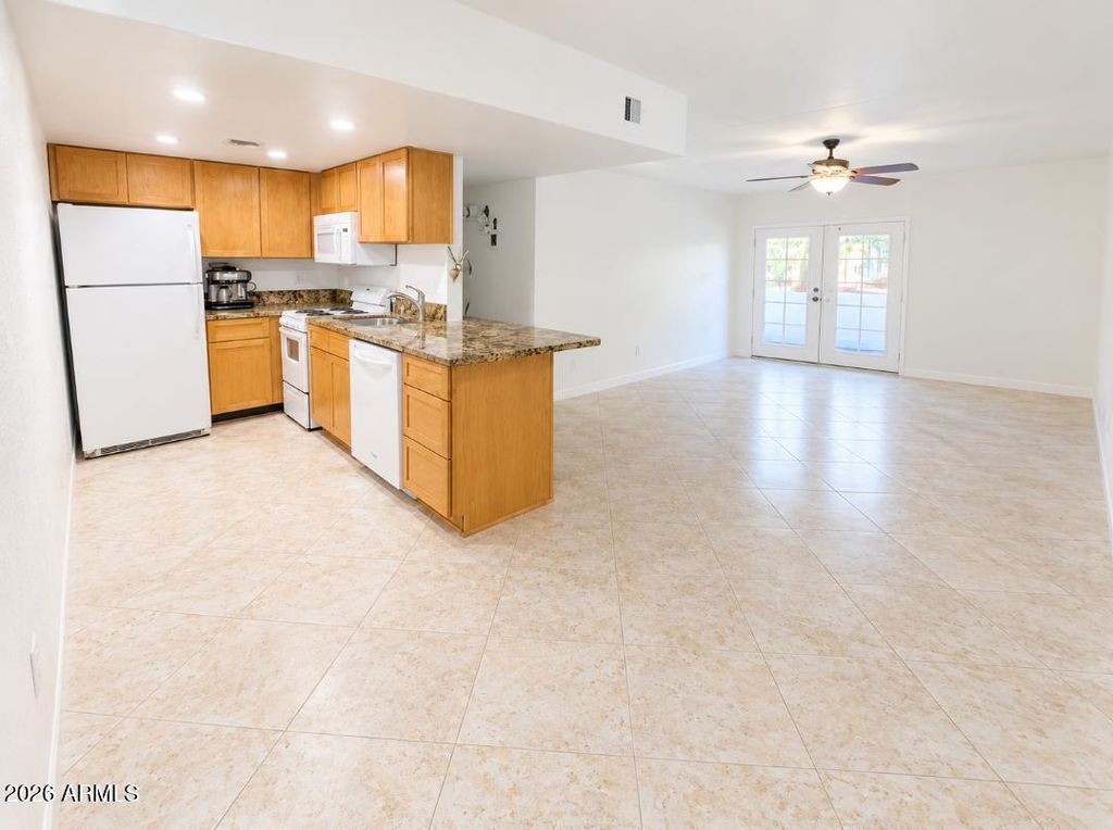 3416 N 44TH Street 32, Phoenix, AZ 85018 — photo 2