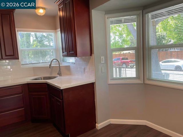 2100 94Th Avenue, Oakland, CA 94603