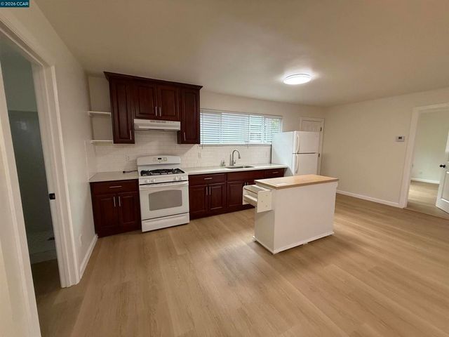 2100 94Th Avenue, Oakland, CA 94603