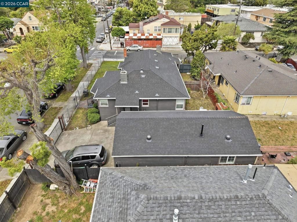 Image 3 of property listing at 2100 94Th Avenue, Oakland, CA 94603