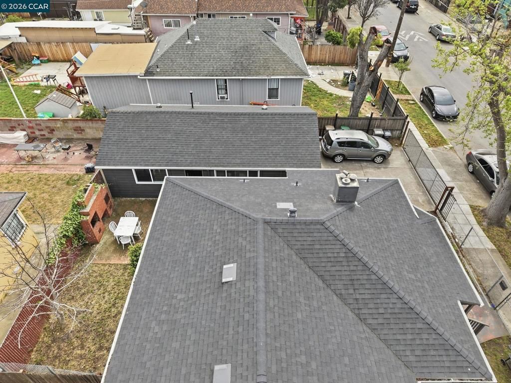 Image 4 of property listing at 2100 94Th Avenue, Oakland, CA 94603