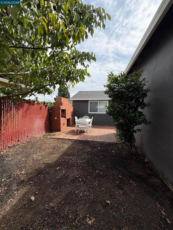 Image 47 of property listing at 2100 94Th Avenue, Oakland, CA 94603