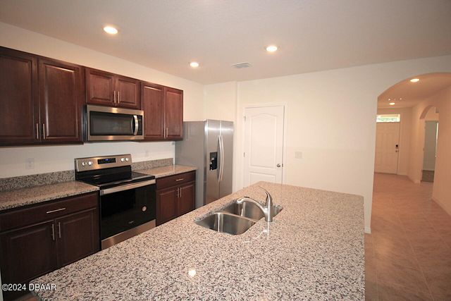 127 Birch Tree Place, Daytona Beach, FL 32117