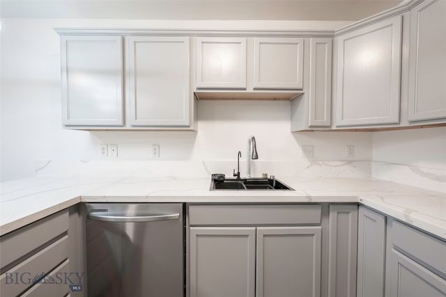 1010 Cruiser Lane M, Belgrade, MT 59714