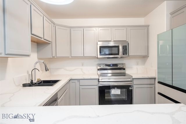 1010 Cruiser Lane M, Belgrade, MT 59714