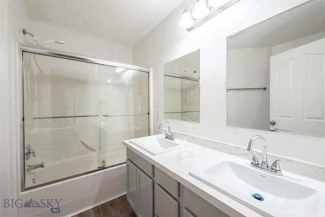 1010 Cruiser Lane M, Belgrade, MT 59714
