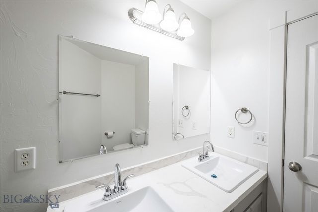 1010 Cruiser Lane M, Belgrade, MT 59714