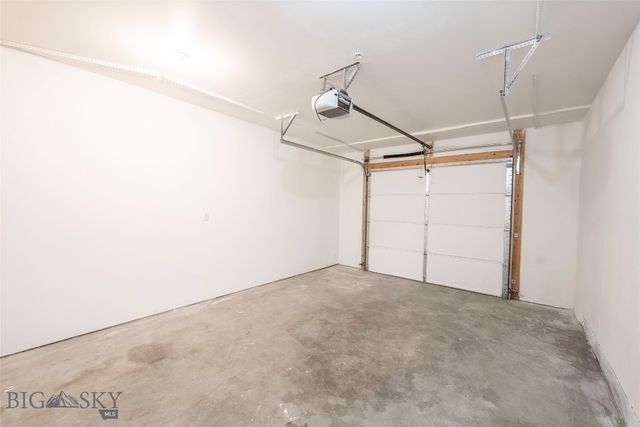 1010 Cruiser Lane M, Belgrade, MT 59714