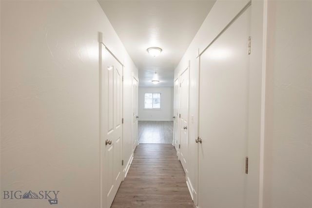 1010 Cruiser Lane M, Belgrade, MT 59714