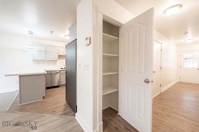 1010 Cruiser Lane M, Belgrade, MT 59714