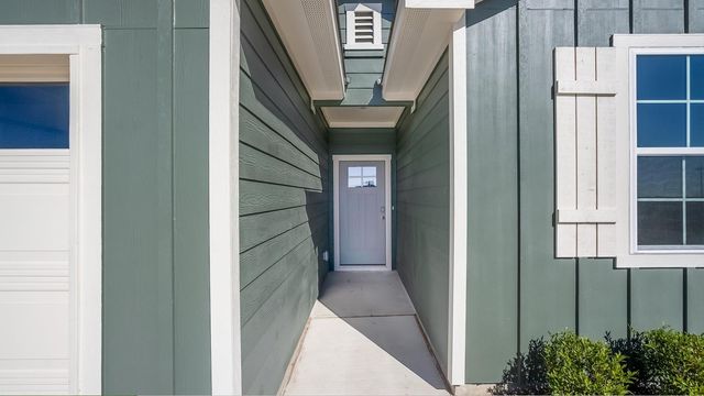 127 ORANGE FLAME BLVD, Uhland, TX 78640