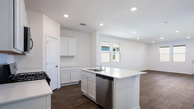 127 ORANGE FLAME BLVD, Uhland, TX 78640