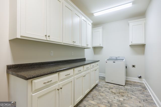7325 Wind Chase Drive, Hahira, GA 31632