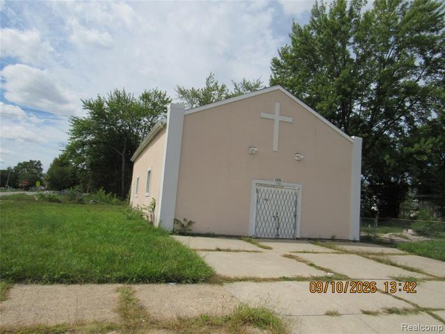 8909 Holcomb Street, Detroit, MI 48213