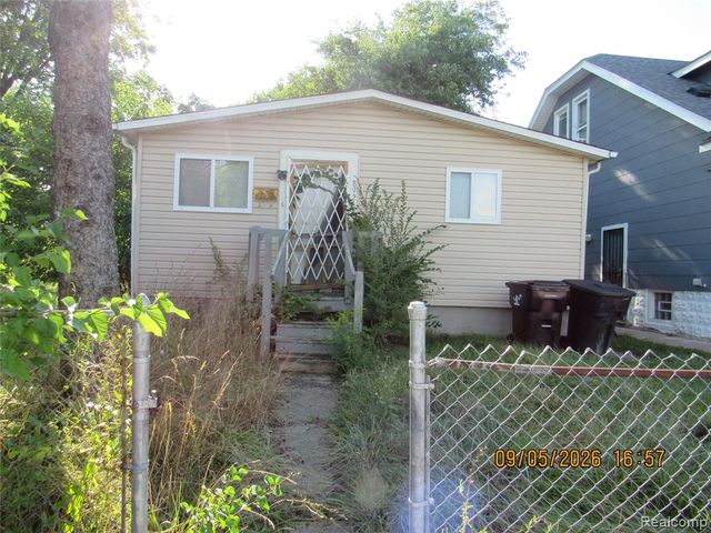 8909 Holcomb Street, Detroit, MI 48213