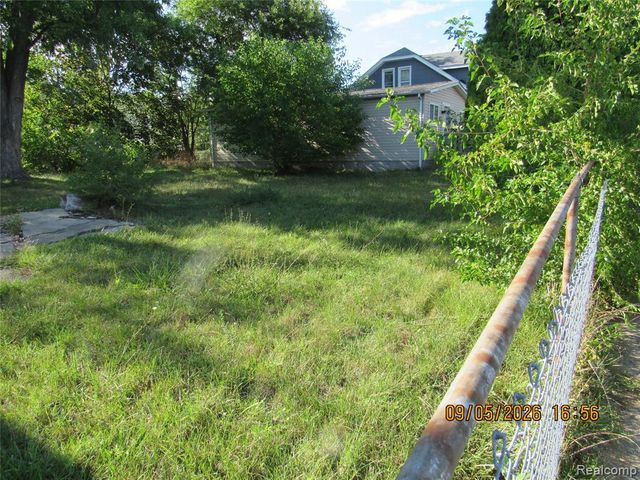 8909 Holcomb Street, Detroit, MI 48213