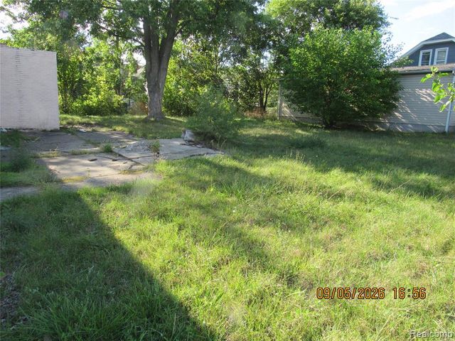 8909 Holcomb Street, Detroit, MI 48213