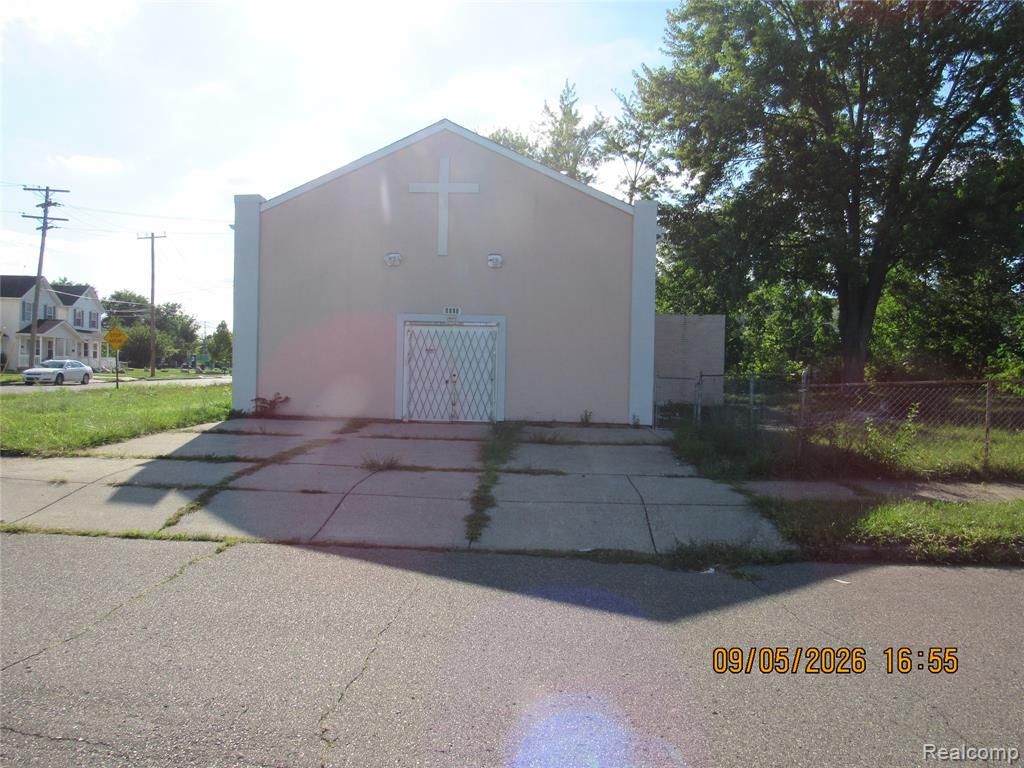 8909 Holcomb Street, Detroit, MI 48213