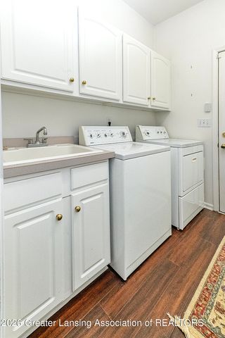 3522 St Andrews Circle, Lansing, MI 48911