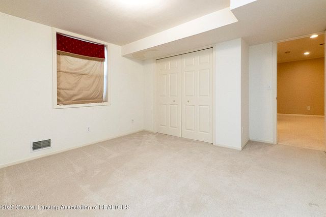 3522 St Andrews Circle, Lansing, MI 48911