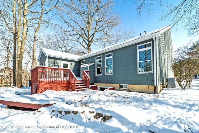 3522 St Andrews Circle, Lansing, MI 48911