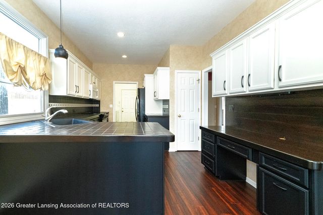 3522 St Andrews Circle, Lansing, MI 48911