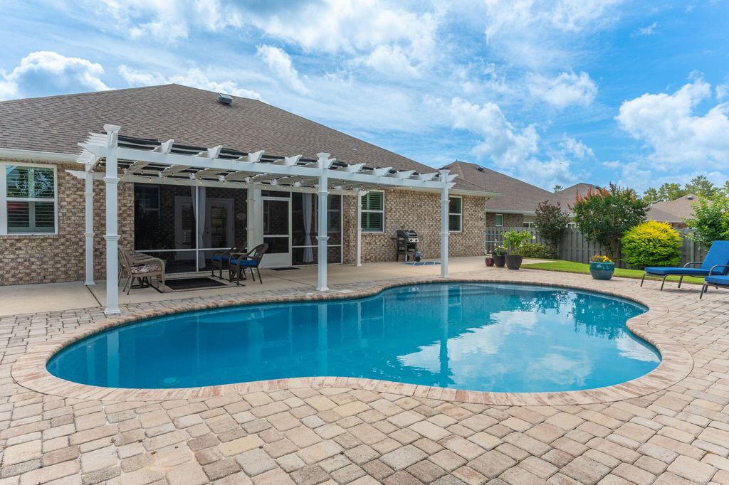 200 Sweet Tea Lane, Freeport, FL 32439