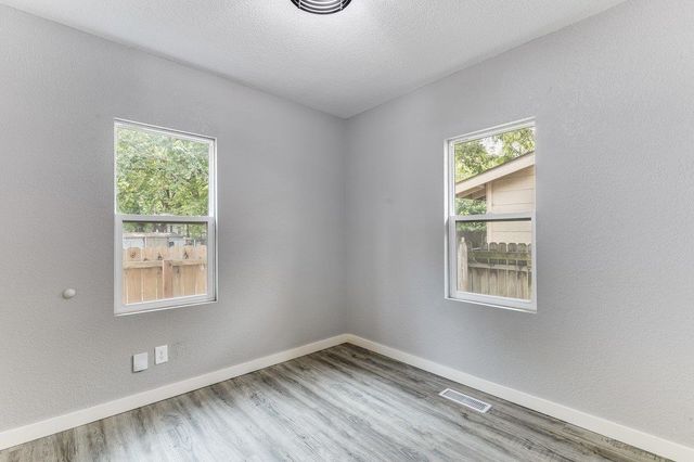 117 W Zimmerly St, Wichita, KS 67213