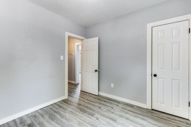 117 W Zimmerly St, Wichita, KS 67213