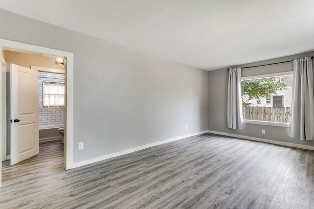 117 W Zimmerly St, Wichita, KS 67213