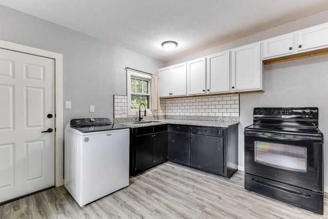 117 W Zimmerly St, Wichita, KS 67213