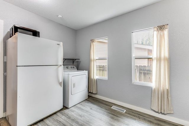 117 W Zimmerly St, Wichita, KS 67213