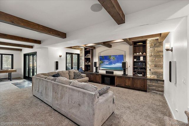 1194 EAGLE NEST CT, Milford Vlg, MI 48381