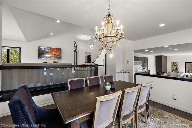 1194 EAGLE NEST CT, Milford Vlg, MI 48381