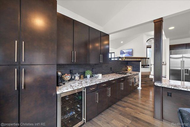 1194 EAGLE NEST CT, Milford Vlg, MI 48381