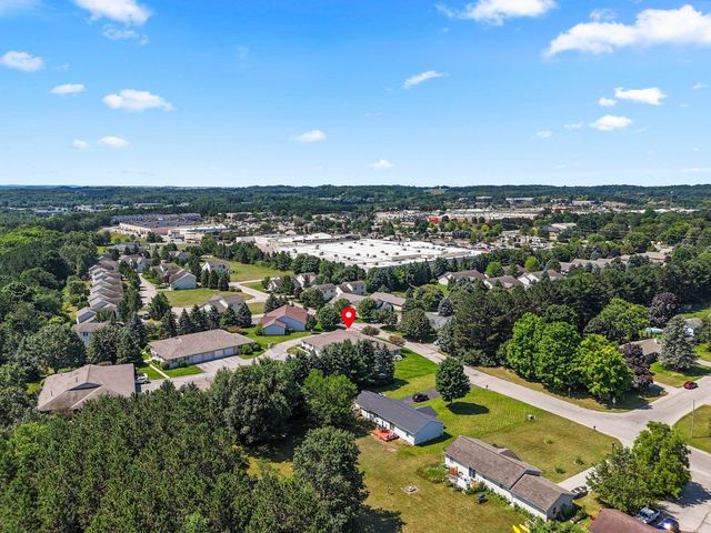 2832 Emerald Bluffs, Traverse City, MI 49684