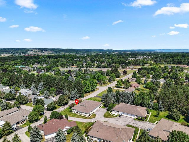 2832 Emerald Bluffs, Traverse City, MI 49684
