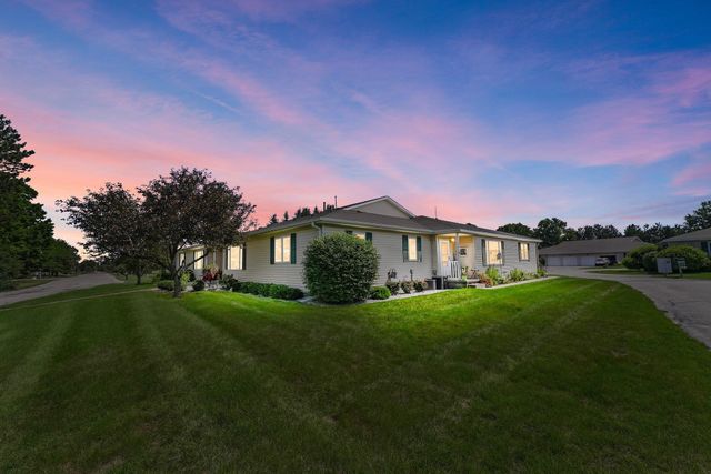 2832 Emerald Bluffs, Traverse City, MI 49684