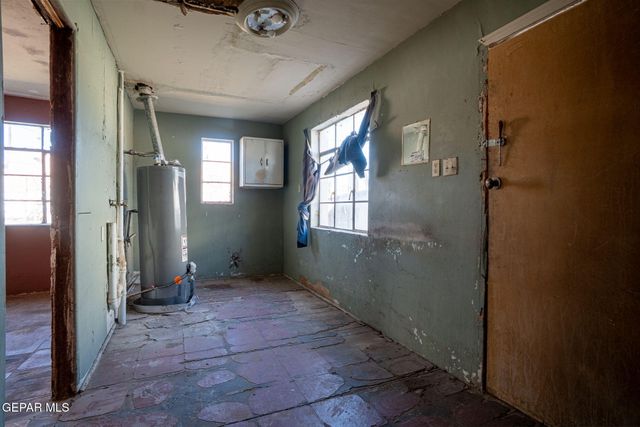 3327 MOBILE Avenue, El Paso, TX 79930