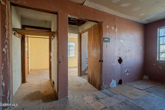 3327 MOBILE Avenue, El Paso, TX 79930