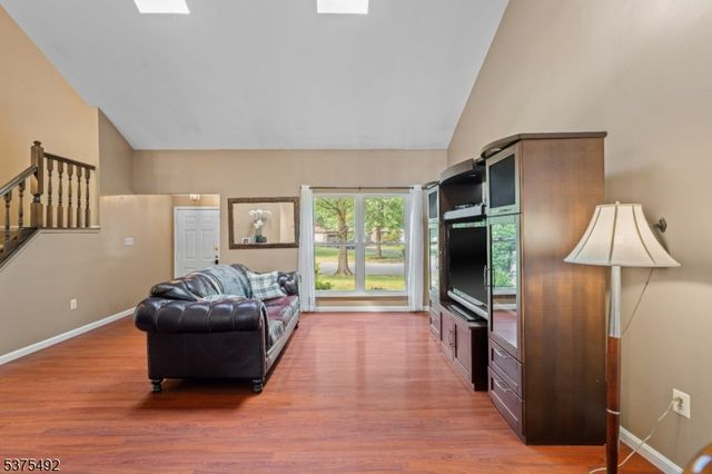 14 London Pl, Franklin Twp., NJ 08873