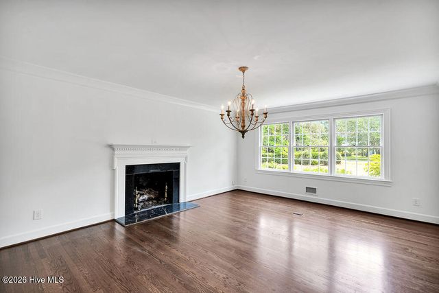 2202 S Live Oak Parkway, Wilmington, NC 28403