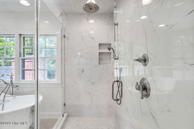 2202 S Live Oak Parkway, Wilmington, NC 28403