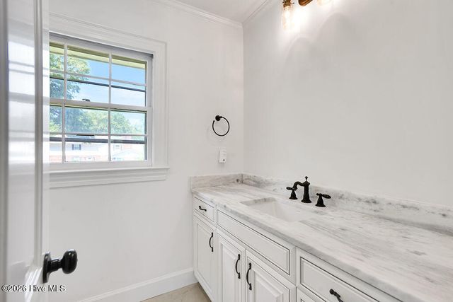 2202 S Live Oak Parkway, Wilmington, NC 28403