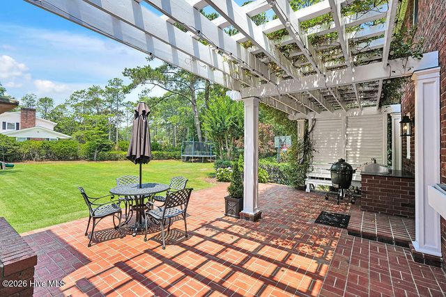 2202 S Live Oak Parkway, Wilmington, NC 28403