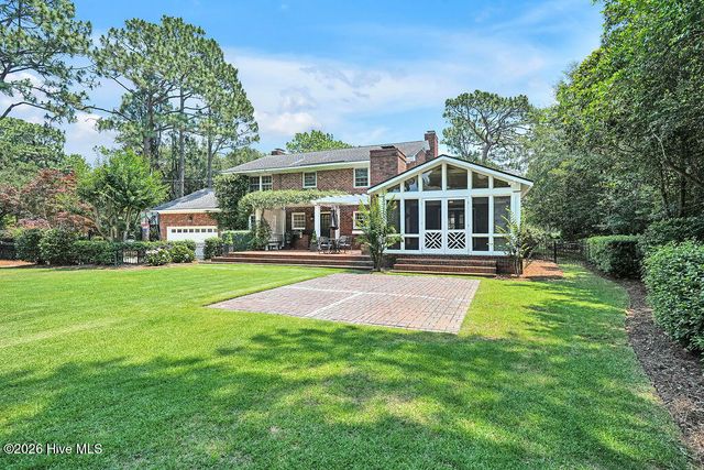 2202 S Live Oak Parkway, Wilmington, NC 28403